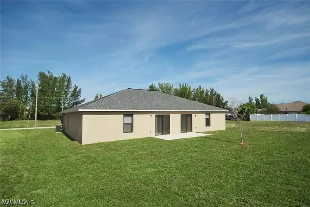 1114 SW 15th Place Cape Coral FL 33991