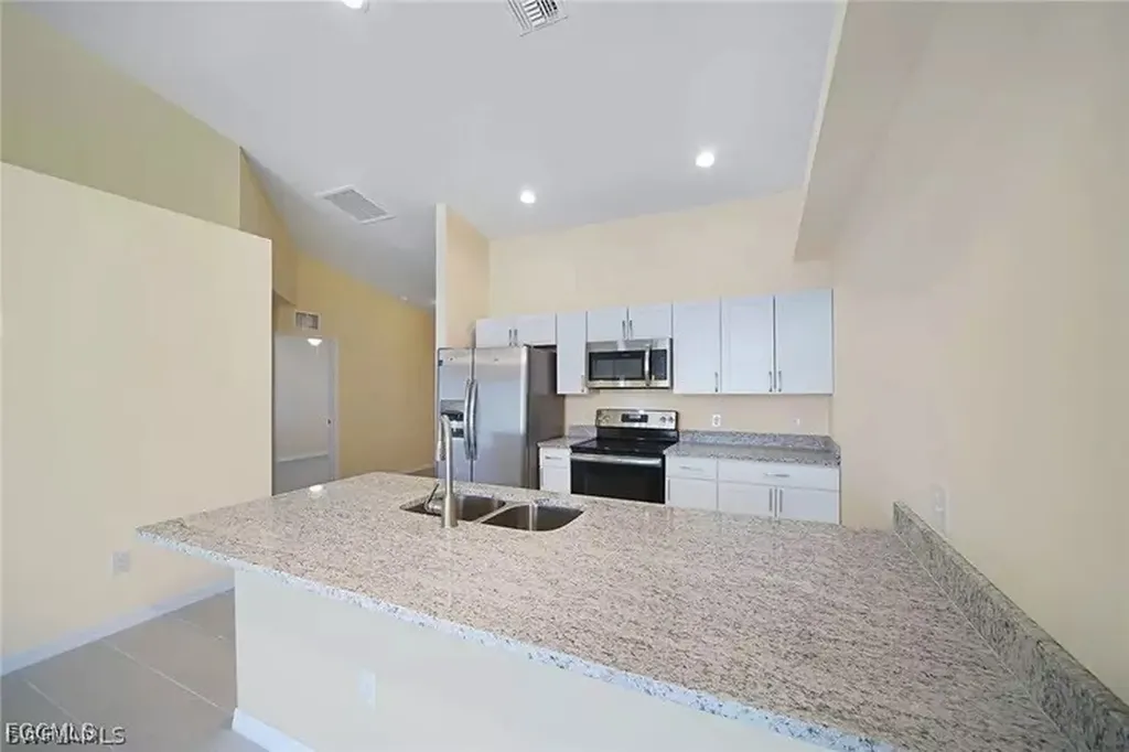 1114 SW 15th Place Cape Coral FL 33991