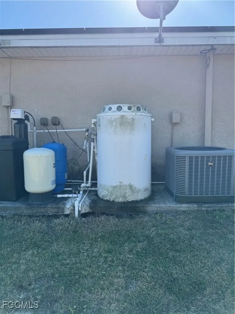 3741 NE 13th Avenue Cape Coral FL 33909