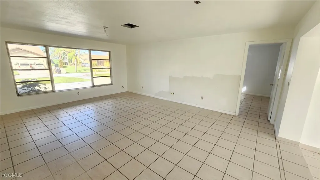 1932 SE 31st Terrace Cape Coral FL 33904
