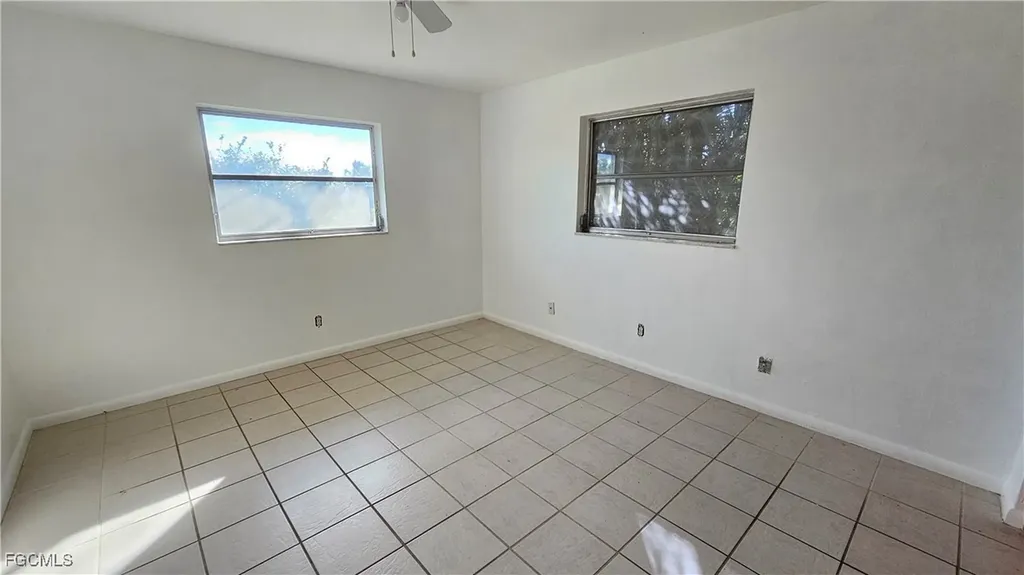 1932 SE 31st Terrace Cape Coral FL 33904