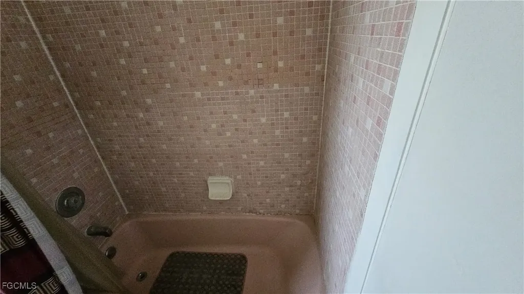 1932 SE 31st Terrace Cape Coral FL 33904