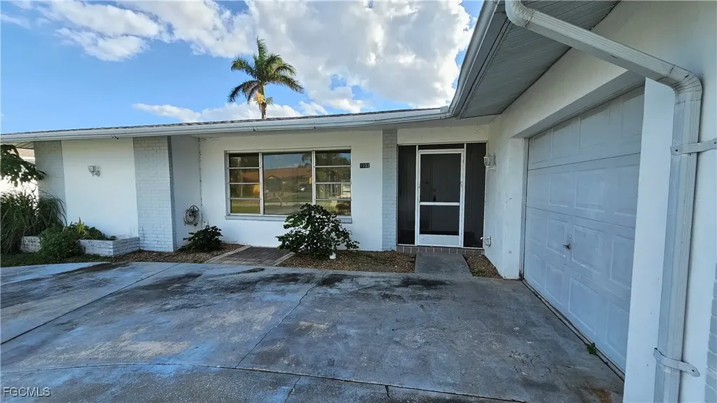 1932 SE 31st Terrace Cape Coral FL 33904