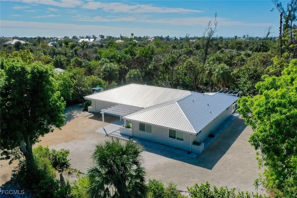 Sanibel FL, 4639 Brainard Bayou Road