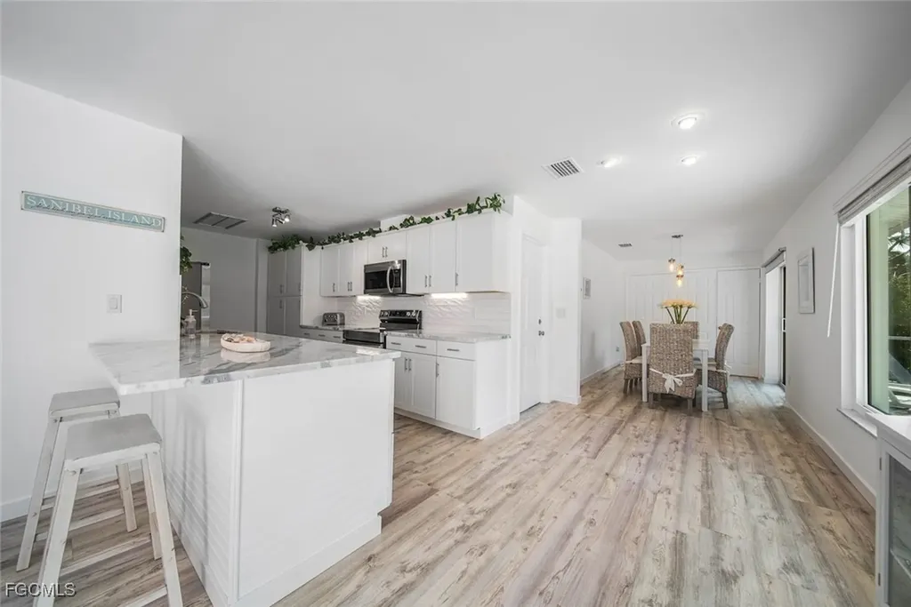 4639 Brainard Bayou Road Sanibel FL 33957