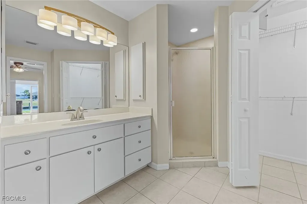 1230 SW 4th Avenue Cape Coral FL 33991