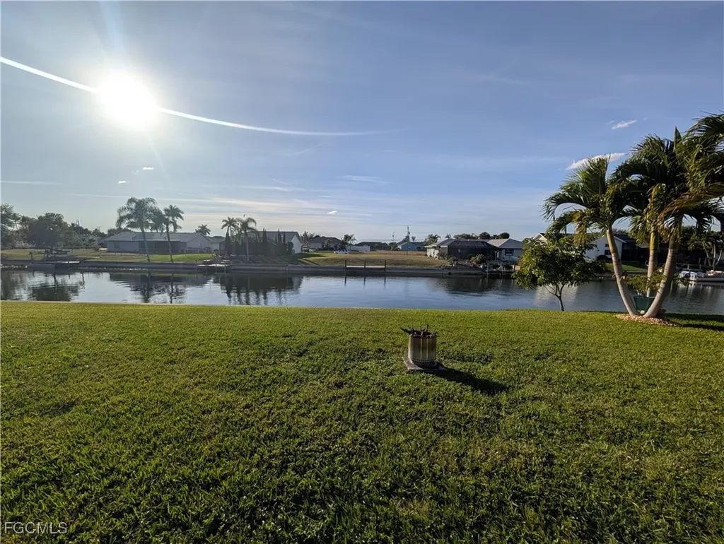 1230 SW 4th Avenue Cape Coral FL 33991