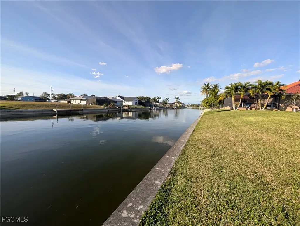 1230 SW 4th Avenue Cape Coral FL 33991