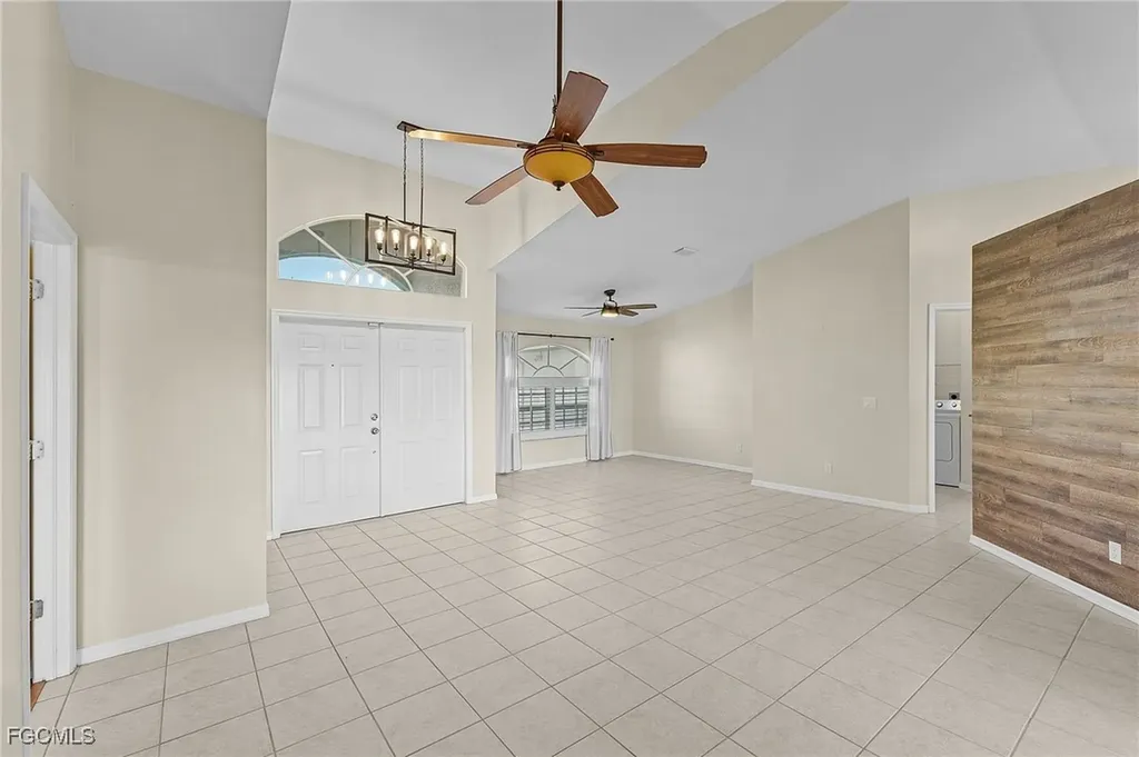 1230 SW 4th Avenue Cape Coral FL 33991