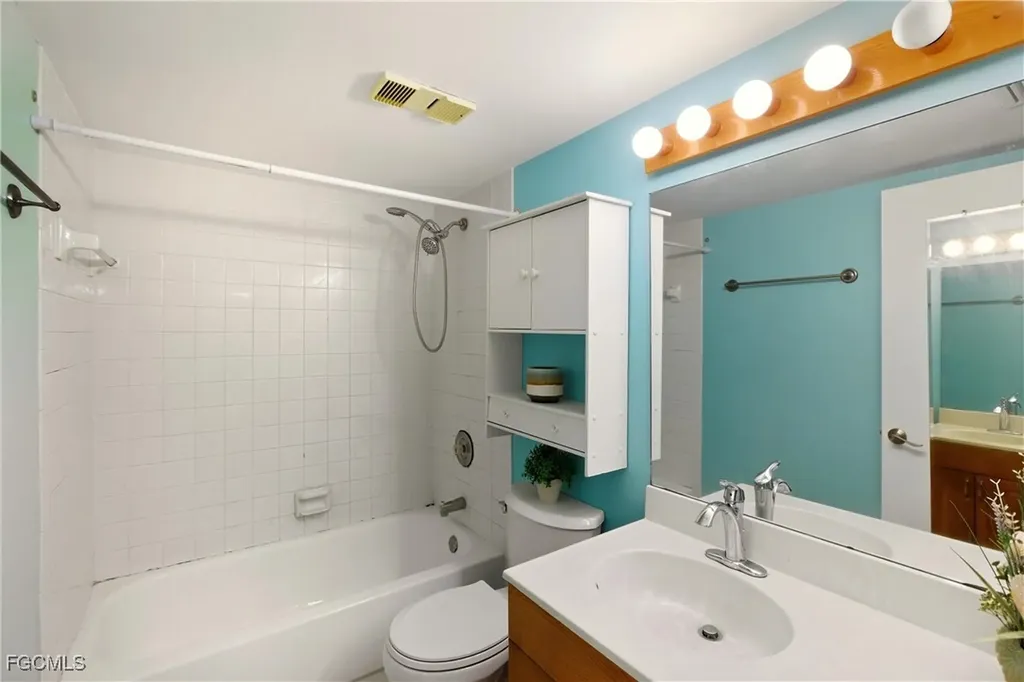 2111 Barkeley Lane Fort Myers FL 33907