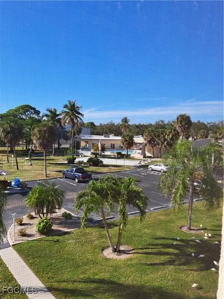2111 Barkeley Lane Fort Myers FL 33907