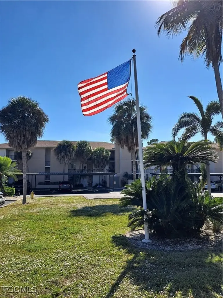 2111 Barkeley Lane Fort Myers FL 33907