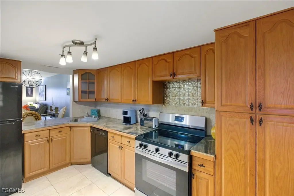 2111 Barkeley Lane Fort Myers FL 33907