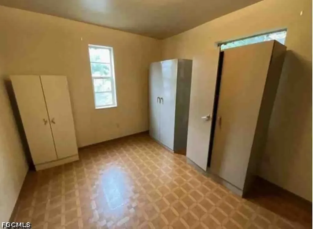 420 SE 1st Street South Bay FL 33493