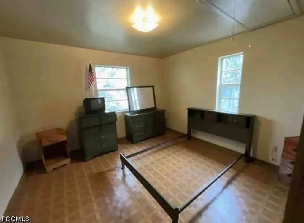 420 SE 1st Street South Bay FL 33493