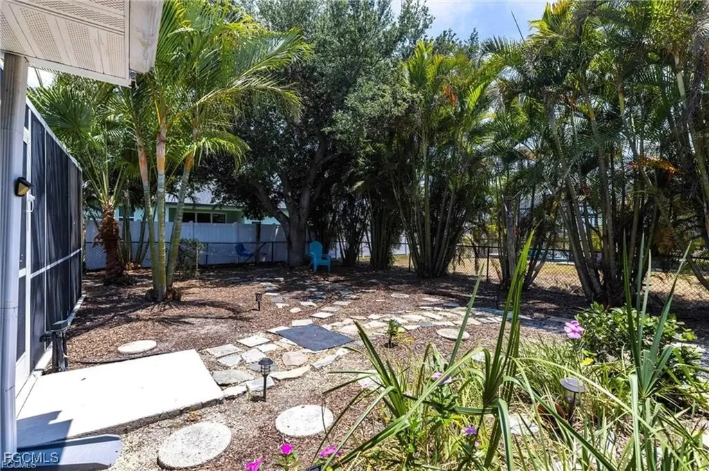 209 NW 20th Avenue Cape Coral FL 33993