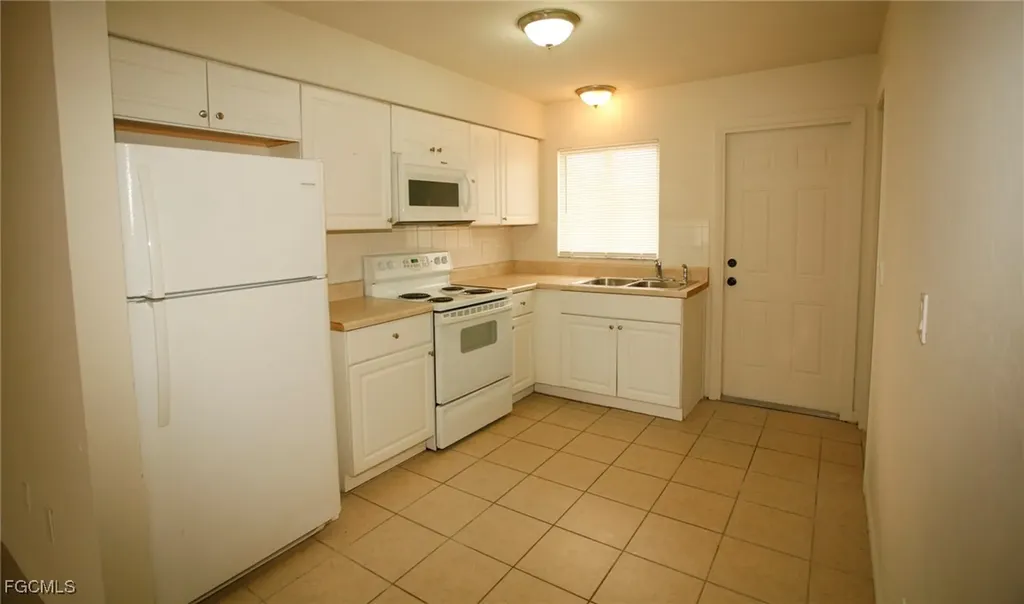 122 Gordon Avenue S Lehigh Acres FL 33973