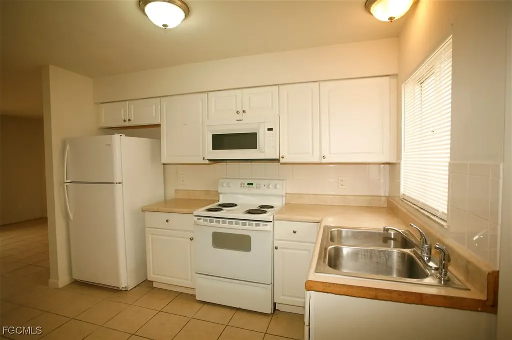 122 Gordon Avenue S Lehigh Acres FL 33973