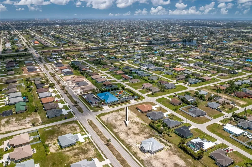 2916 Skyline Boulevard Cape Coral FL 33914