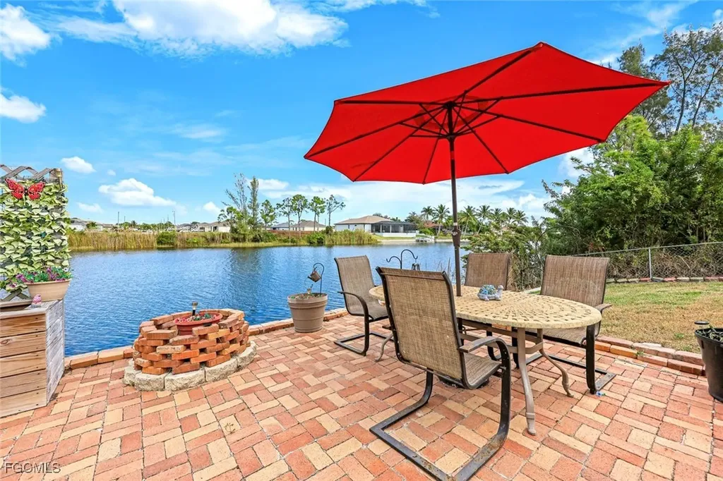 2427 NW 25th Street Cape Coral FL 33993