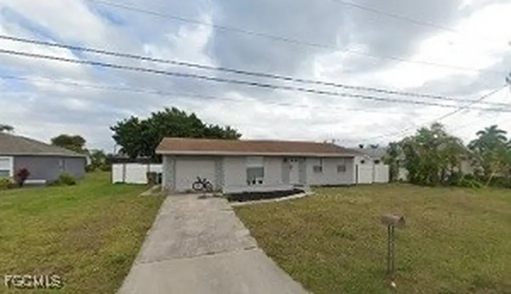 3923 SE 12th Avenue Cape Coral FL 33904