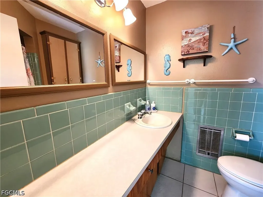 151 Emmett Avenue NE Port Charlotte FL 33952