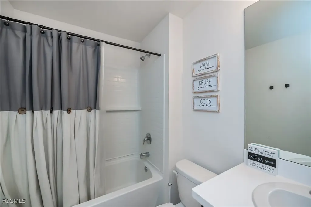 6058 S Moss Circle Labelle FL 33935
