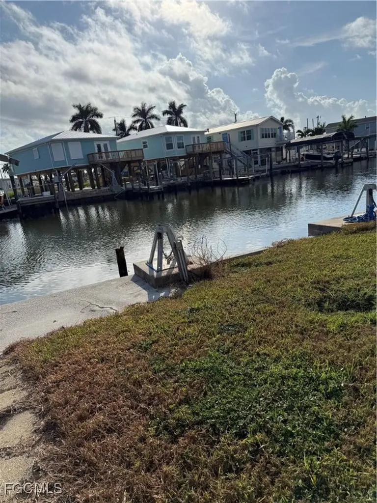 3867 Phoenix Drive St. James City FL 33956