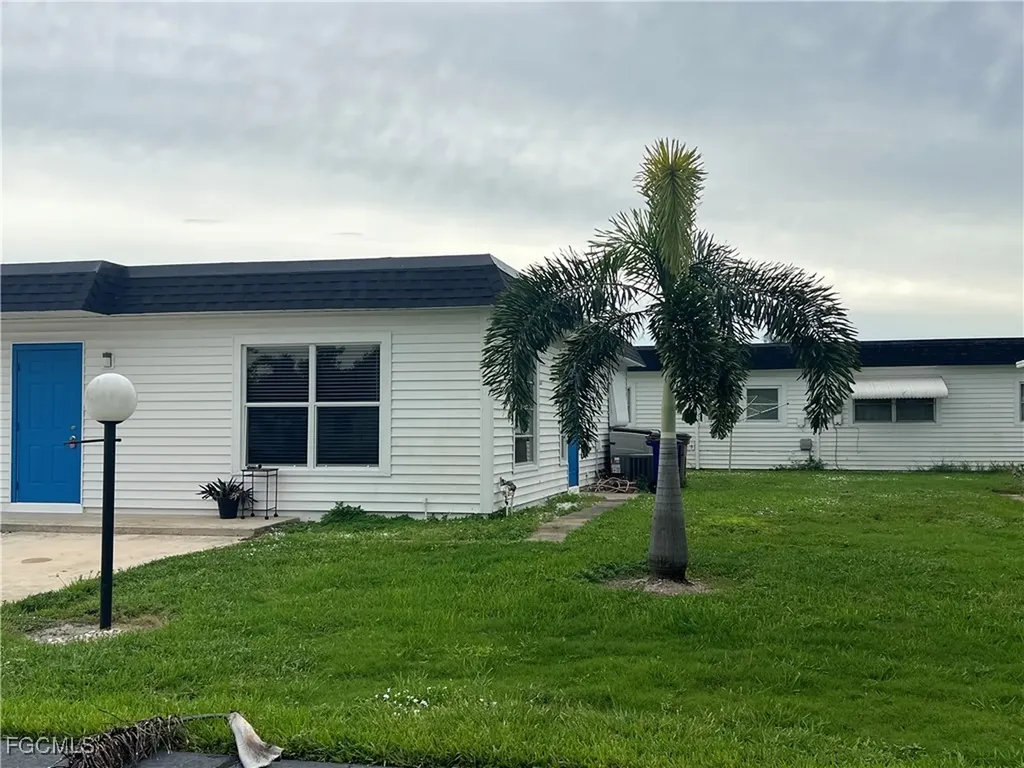 43 Tangelo Court Lehigh Acres FL 33936