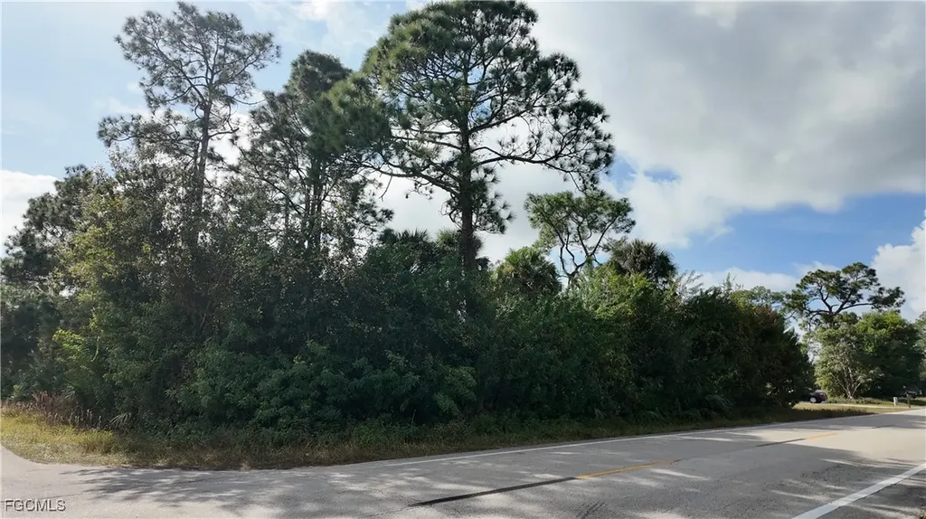 1806 E 10th Street Lehigh Acres FL 33972