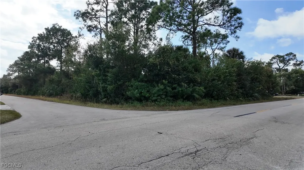 1806 E 10th Street Lehigh Acres FL 33972