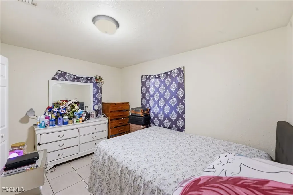 2505 Henderson Avenue Fort Myers FL 33916