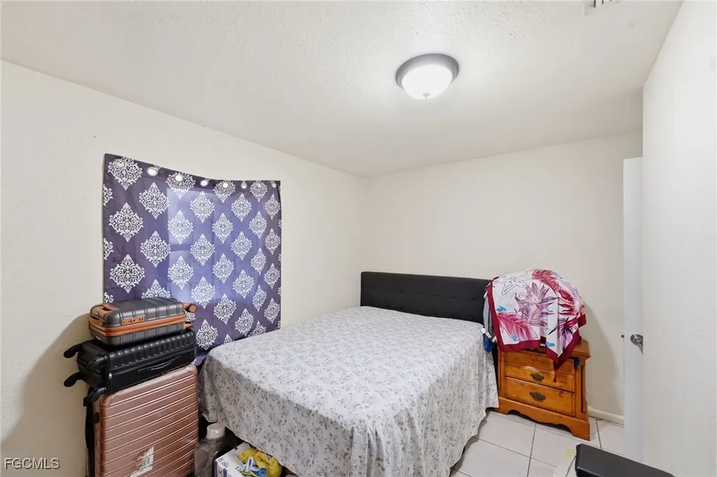 2505 Henderson Avenue Fort Myers FL 33916