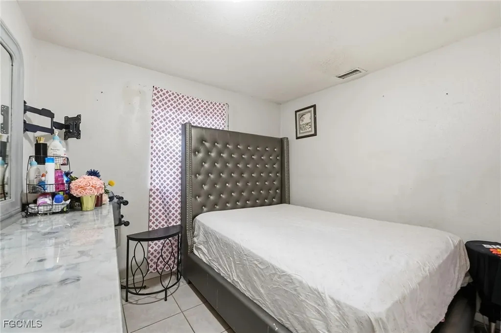 2505 Henderson Avenue Fort Myers FL 33916