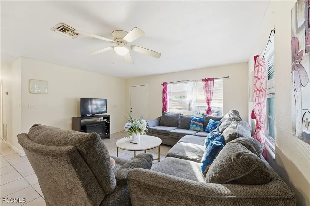 2505 Henderson Avenue Fort Myers FL 33916