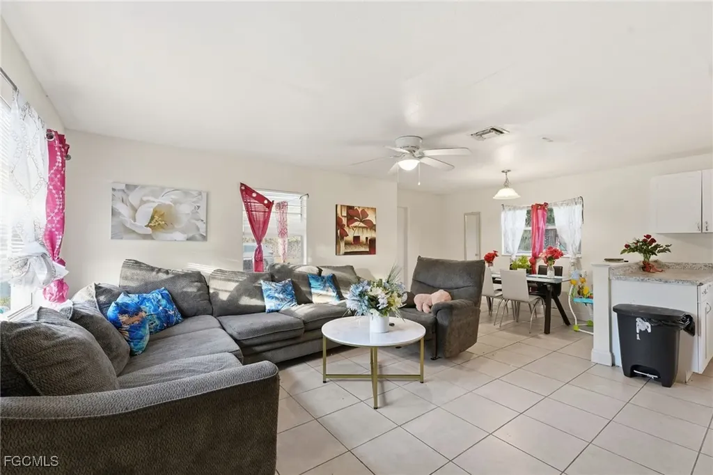 2505 Henderson Avenue Fort Myers FL 33916