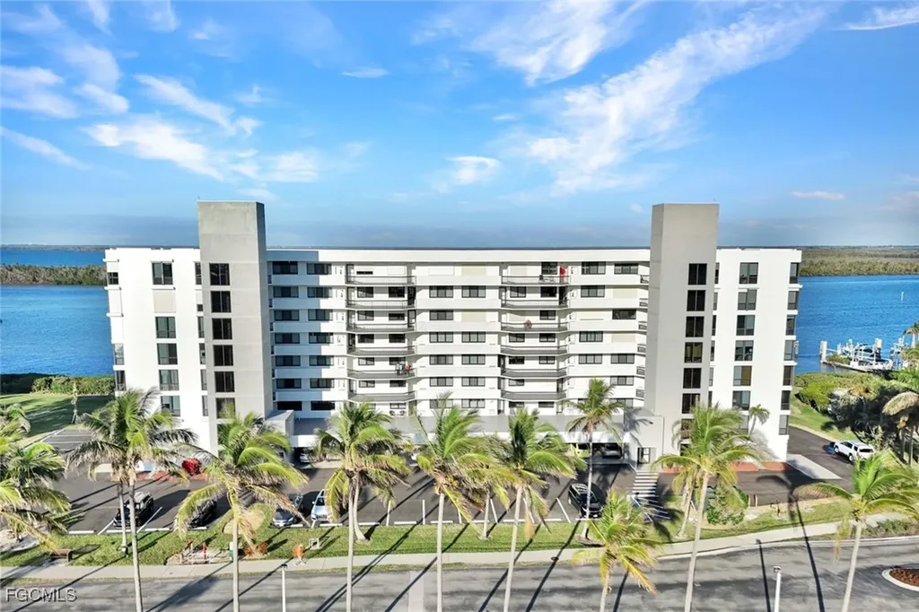 Fort Myers Beach FL, 4253 Bay Beach Lane, Unit E7