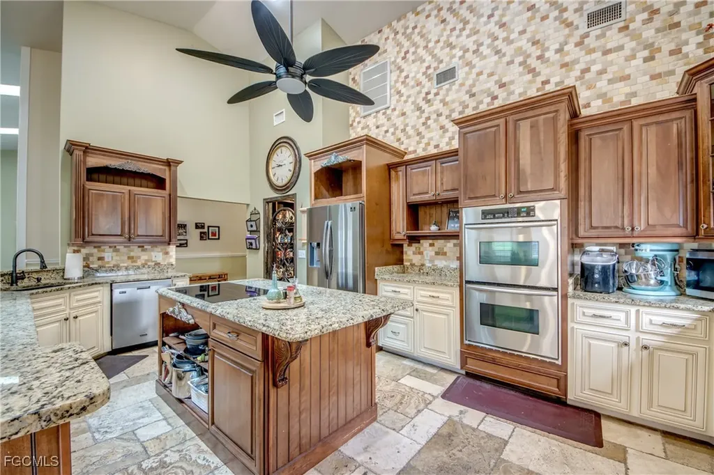 706 SW 6th Street Cape Coral FL 33991