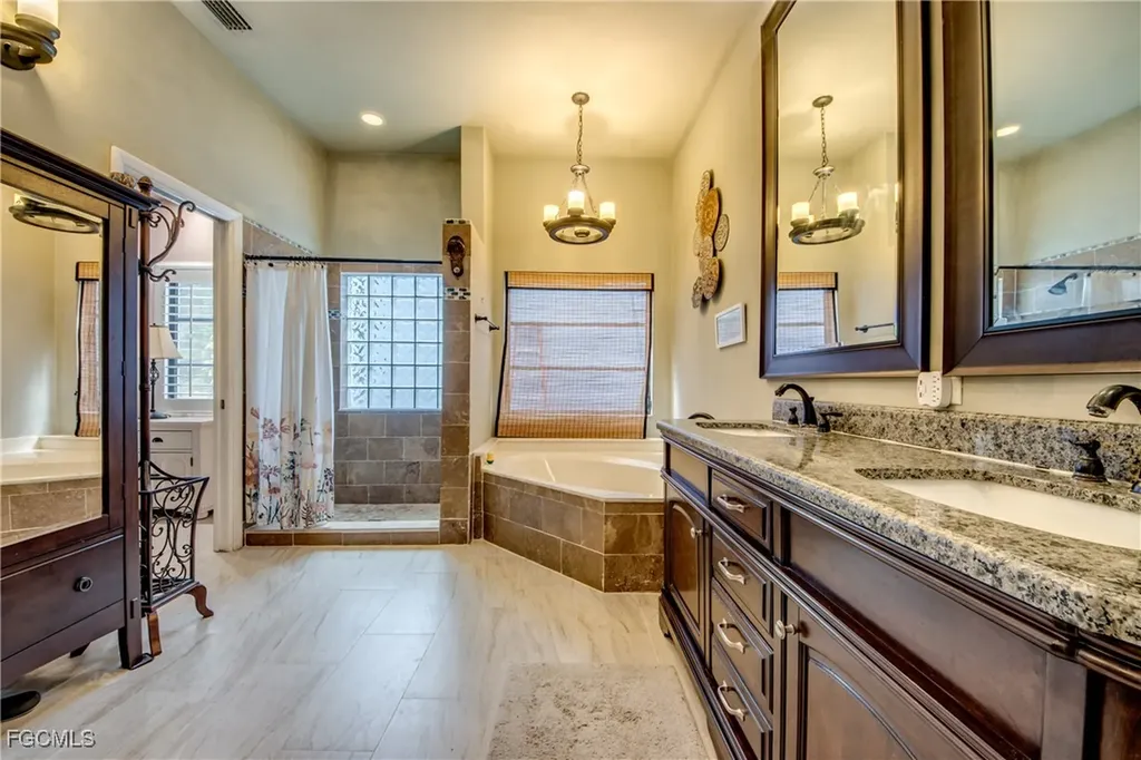 706 SW 6th Street Cape Coral FL 33991