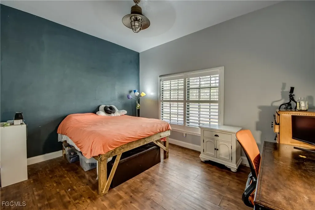 706 SW 6th Street Cape Coral FL 33991