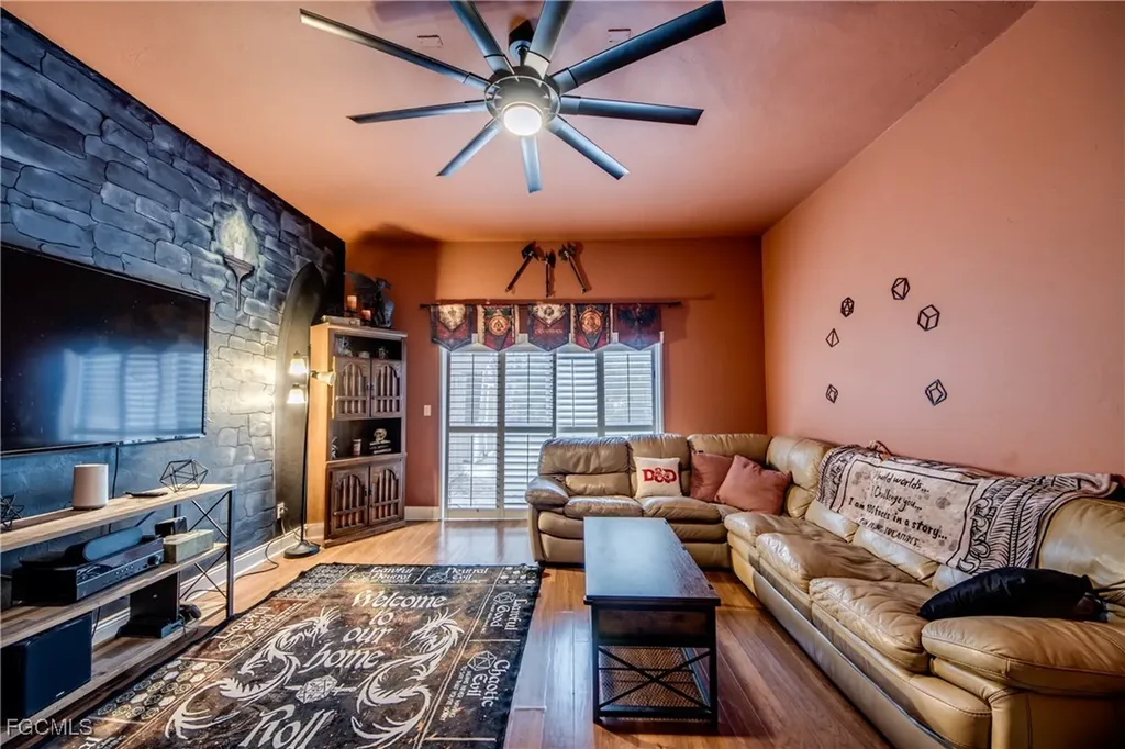 706 SW 6th Street Cape Coral FL 33991