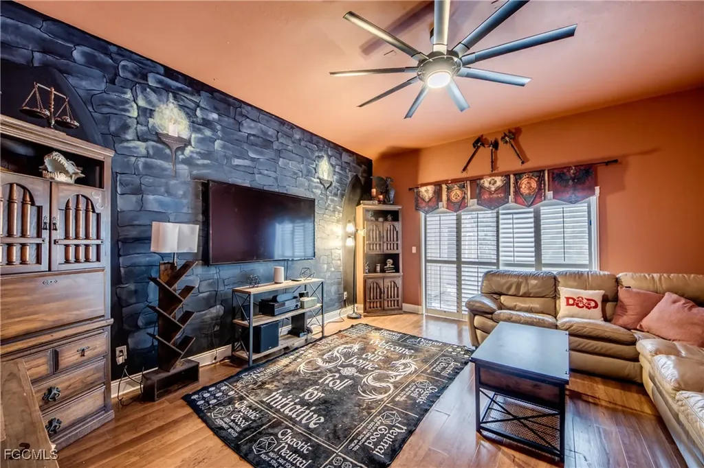 706 SW 6th Street Cape Coral FL 33991