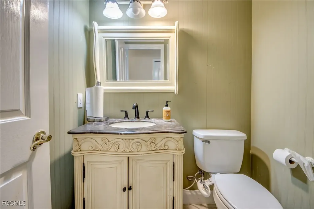 706 SW 6th Street Cape Coral FL 33991