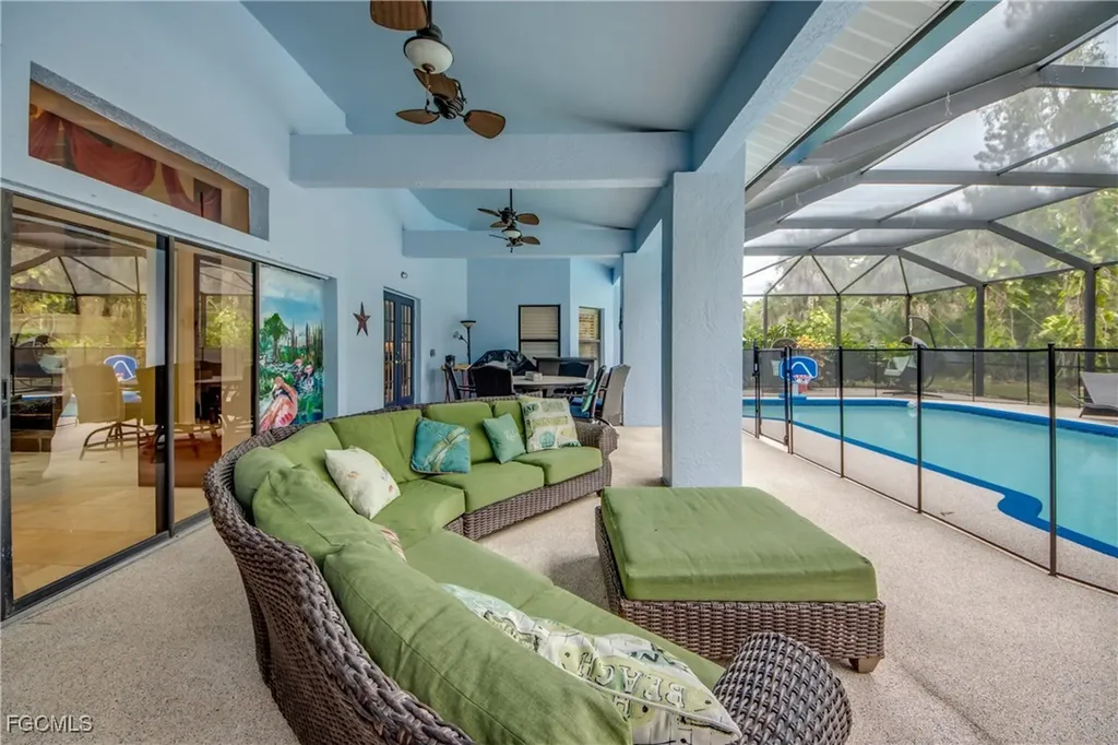 706 SW 6th Street Cape Coral FL 33991