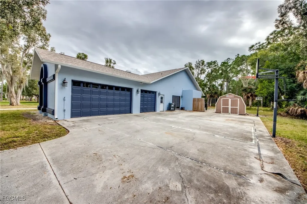 706 SW 6th Street Cape Coral FL 33991
