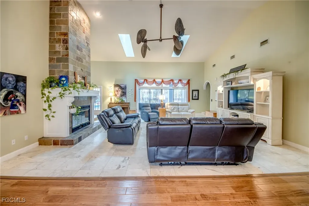 706 SW 6th Street Cape Coral FL 33991