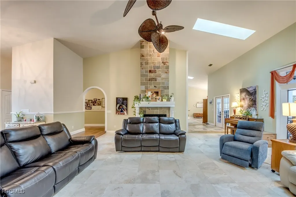706 SW 6th Street Cape Coral FL 33991