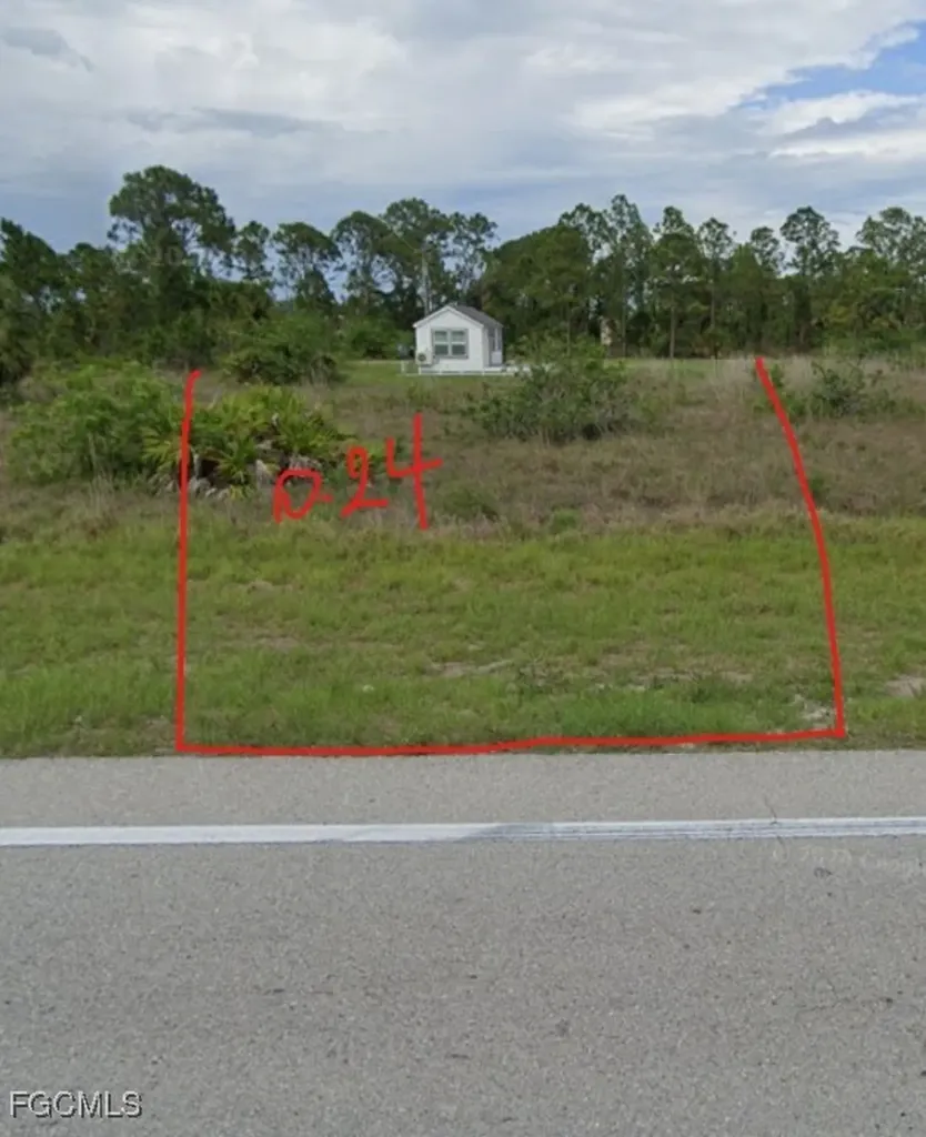 1039 Bell Boulevard S Lehigh Acres FL 33974