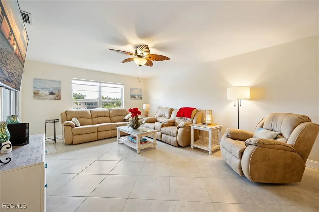 843 SE 46th Lane Cape Coral FL 33904