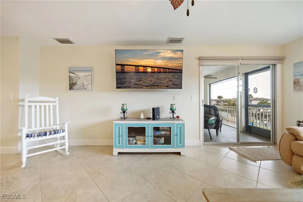 843 SE 46th Lane Cape Coral FL 33904
